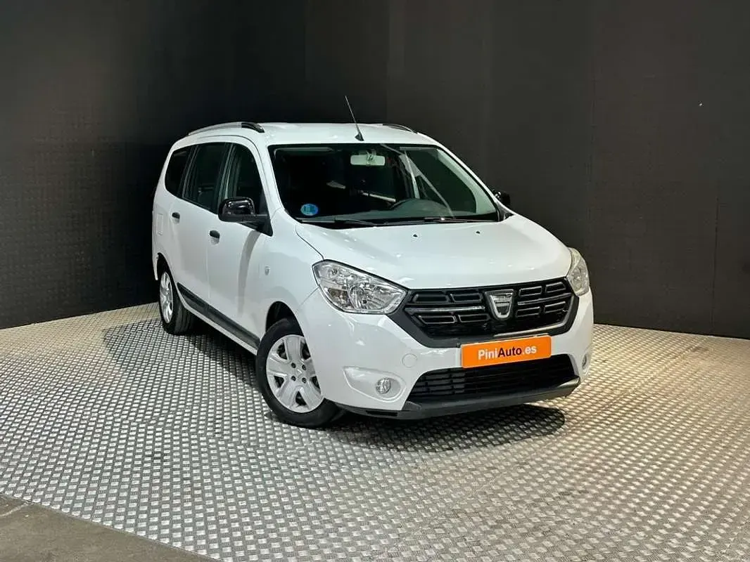 Usado Dacia Lodgy Comfort 102 CV (75 kW) 2021 Blanco Monovolumen