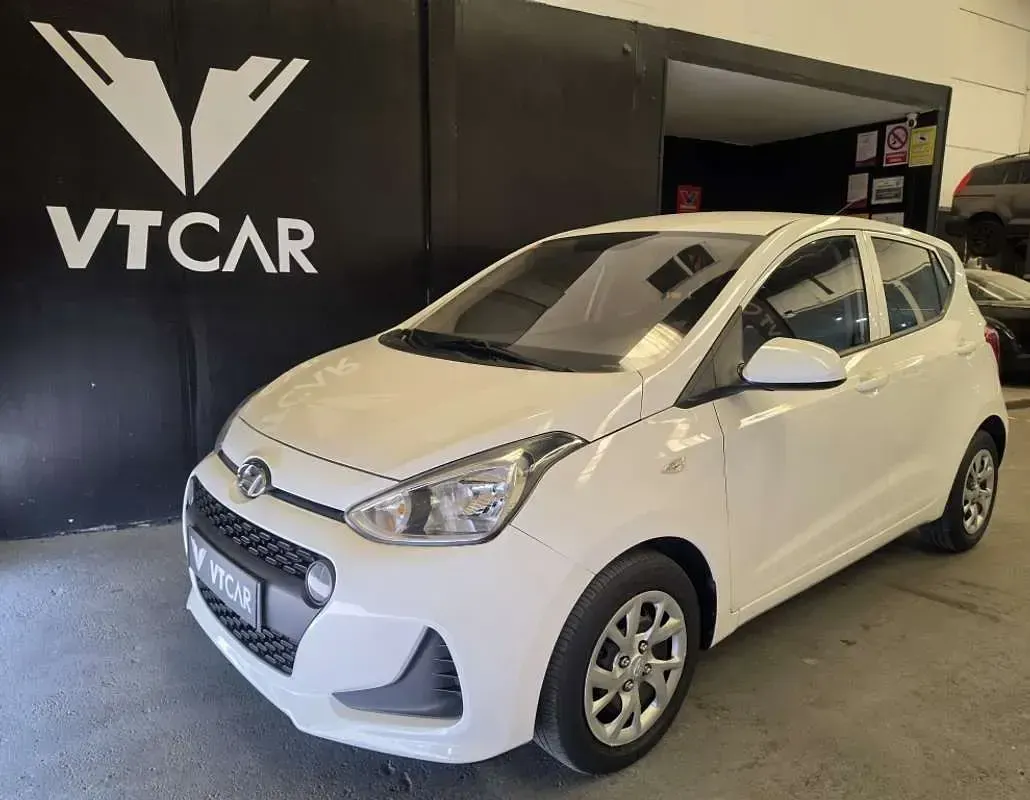 Usado Hyundai i10 67 CV (49 kW) 2017 Blanco Utilitario