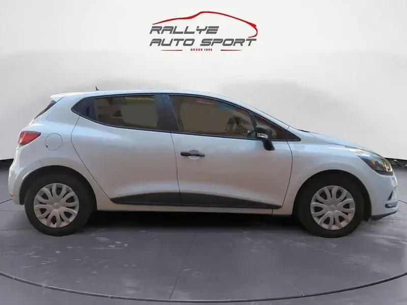 Usado Renault Clio V Life 72 CV (52 kW) 2020 Blanco Berlina