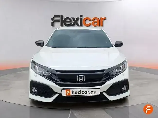 Usado Honda Civic Comfort 129 CV (94 kW) 2018 Blanco Berlina