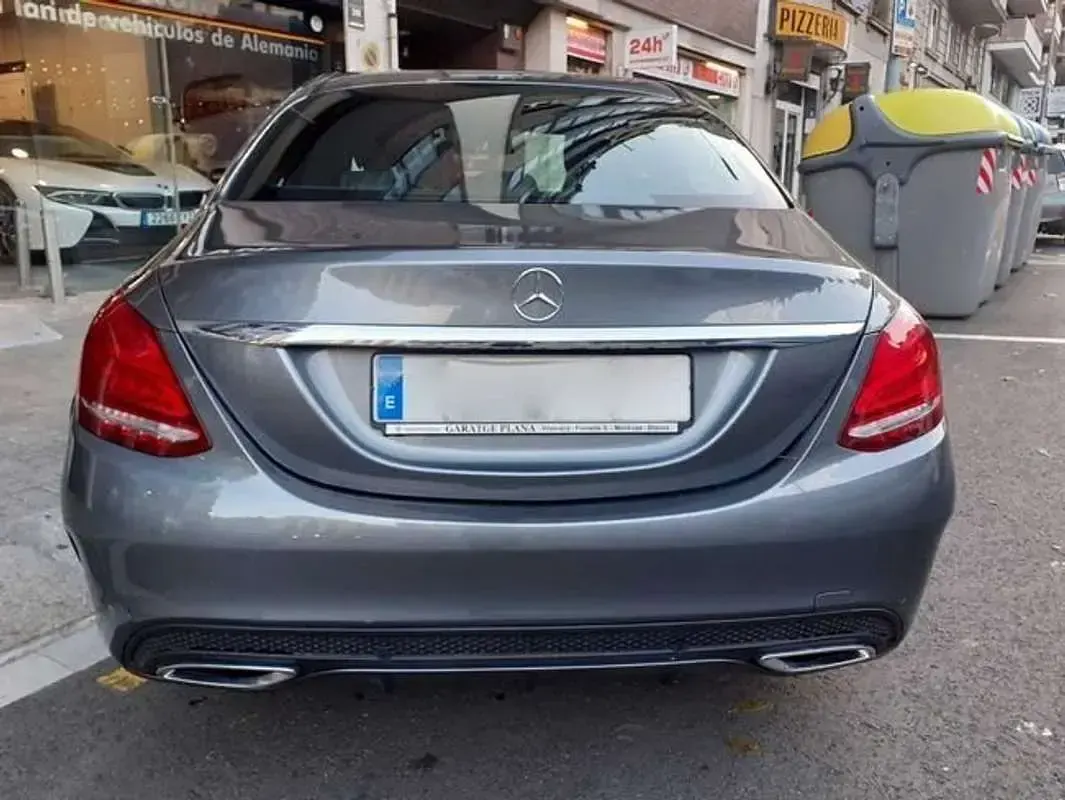 Usado Mercedes C220 AMG 170 CV (125 kW) 2018 Gris Berlina