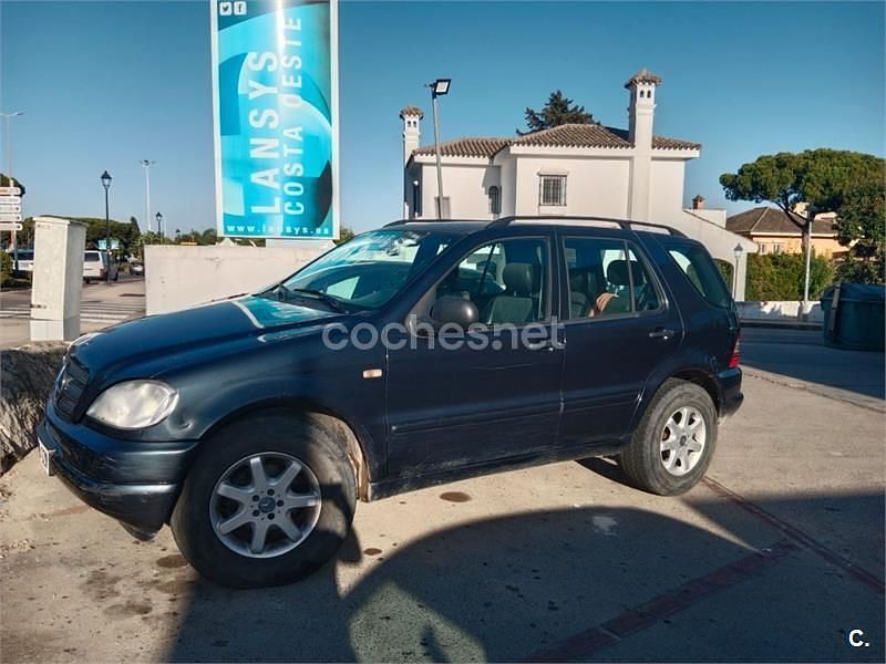 Azul Usado 2001 Mercedes ML270 SUV | 3900 € (Buen precio) - Imagen 1/4