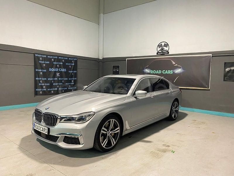Usado BMW 750L Comfort Edition 400 CV (294 kW) 2016 Gris / plata Berlina