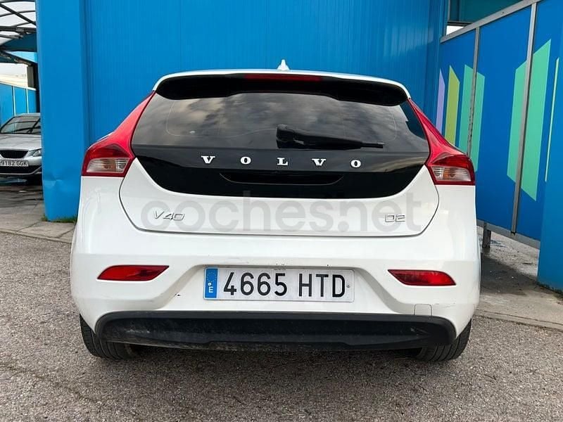 Usado Volvo V40 Kinetic 115 CV (84 kW) 2013 Blanco Berlina