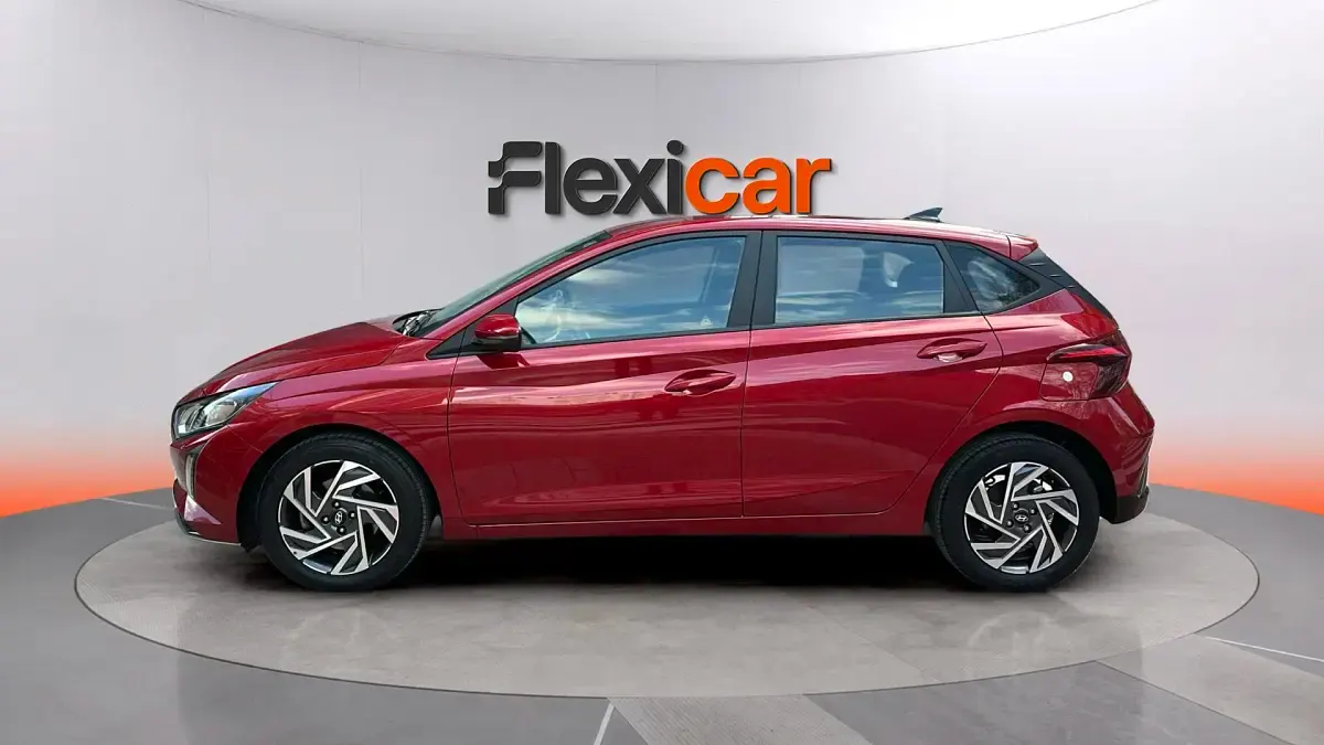 Usado Hyundai i20 101 CV (74 kW) 2024 Rojo Utilitario