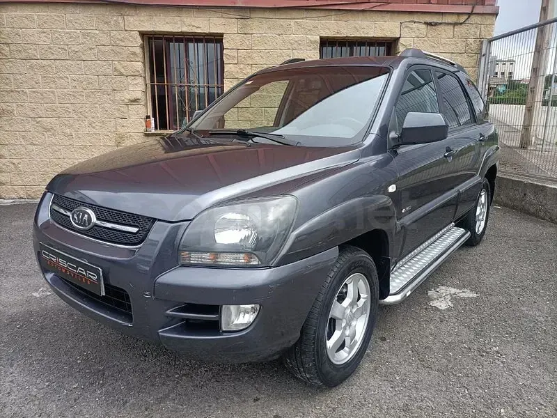Usado Kia Sportage Active 140 CV (102 kW) 2008 Gris / plata SUV
