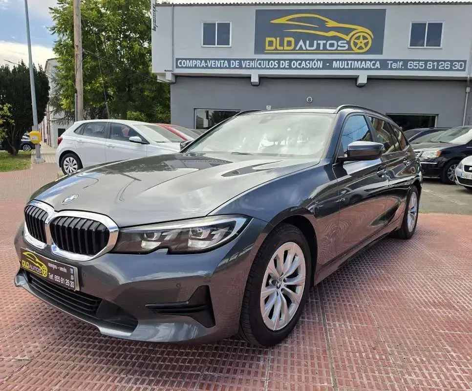 Usado BMW 318 150 CV (110 kW) 2022 Gris Familiar