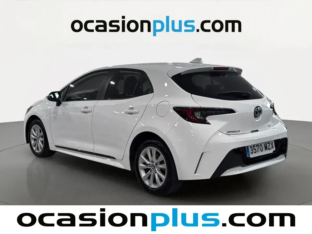 Käytetty Toyota Corolla Active 140 HP (102 kW) 2025 Valkoinen Sedan