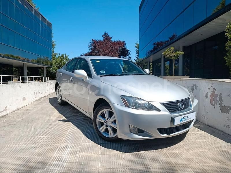 Gris / plata Usado 2007 Lexus IS220d Sport Line Berlina | 7990 € (Un poco caro) - Imagen 1/4