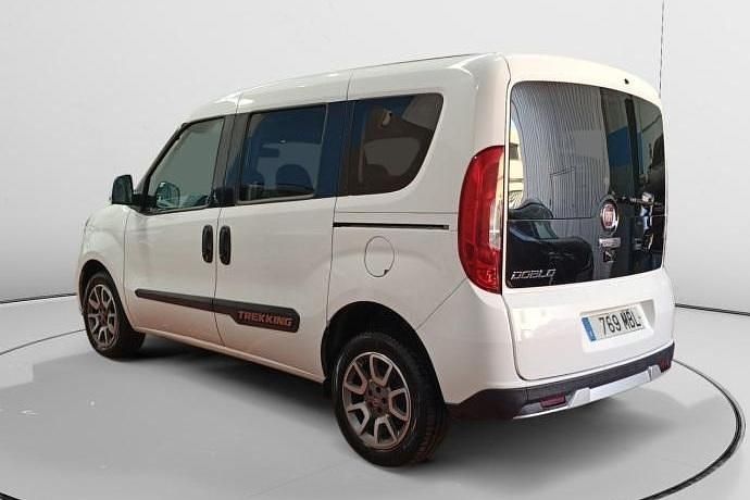 Usado Fiat Doblò Trekking 120 CV (88 kW) 2022 Monovolumen