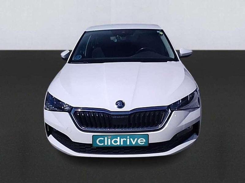 Usado Skoda Scala Ambition 116 CV (85 kW) 2022 Blanco Utilitario