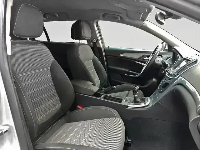 Usado Opel Insignia Business 136 CV (100 kW) 2017 Gris Familiar