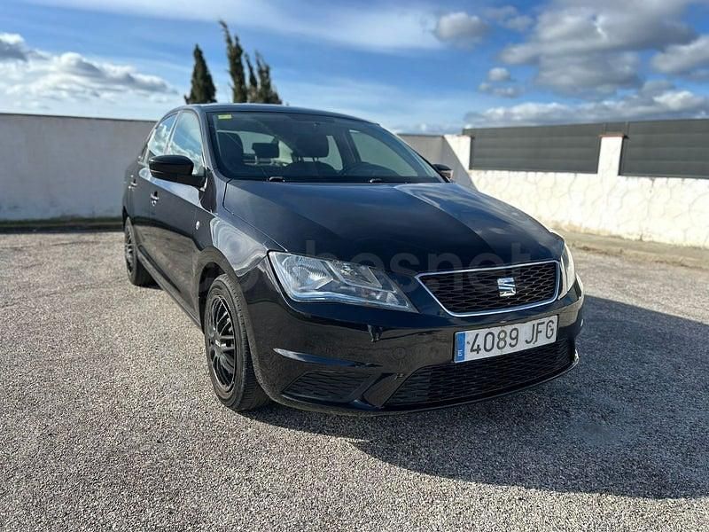 Usado Seat Toledo Reference 105 CV (77 kW) 2015 Negro Utilitario