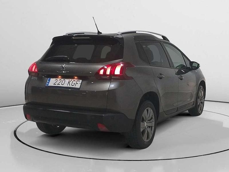 Usado Peugeot 2008 Style 99 CV (72 kW) 2017 Gris SUV