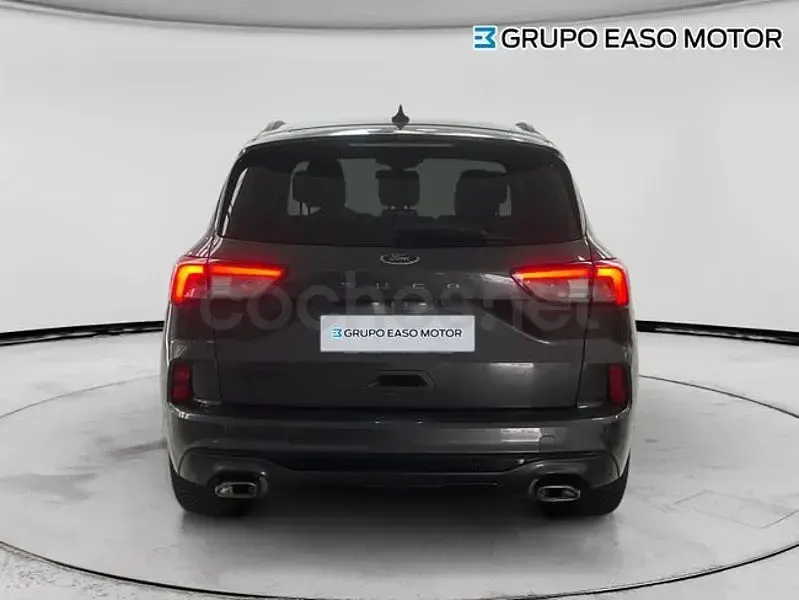 Usado Ford Kuga ST-Line 150 CV (110 kW) 2023 Gris / plata SUV