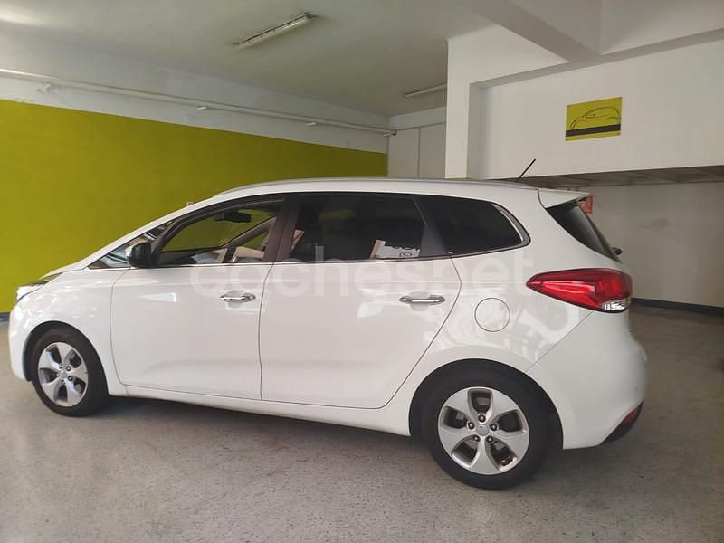 Blanco Usado 2015 Kia Carens Monovolumen | 9300 € (Precio justo) - Imagen 1/4