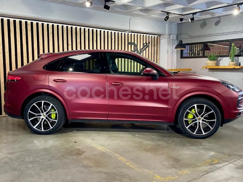Käytetty Porsche Cayenne 462 HP (339 kW) 2020 Punainen Katumaasturi