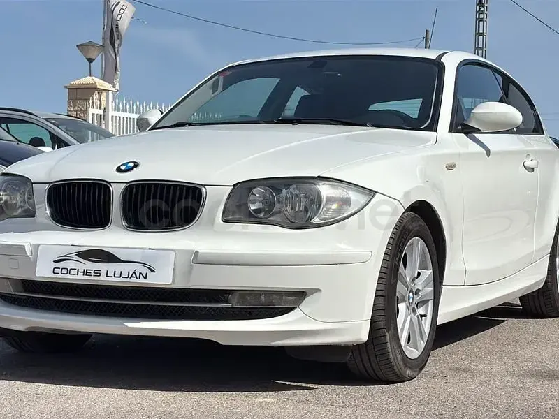 Usado BMW 118 143 CV (105 kW) 2007 Blanco Utilitario