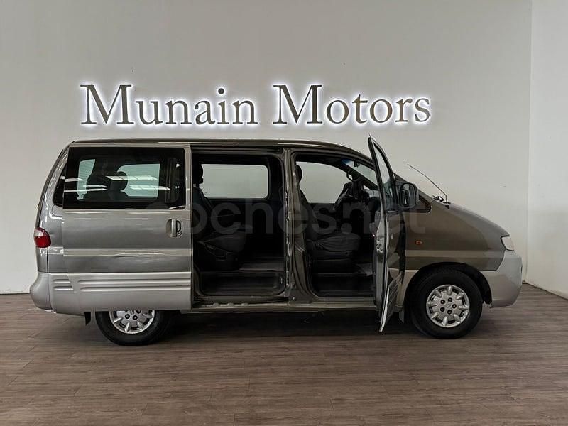 Usado Hyundai H-1 85 CV (62 kW) 2000 Gris / plata Monovolumen