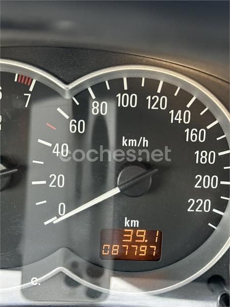 Usado Opel Tigra Sport 125 CV (91 kW) 2004 Negro Descapotable