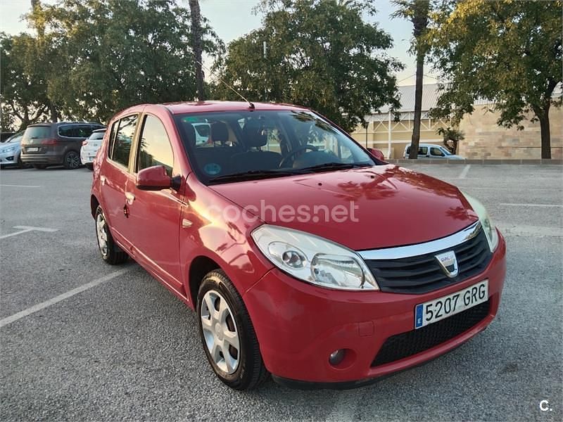 Rojo Usado 2009 Dacia Sandero Base Berlina | 3400 € (Buen precio) - Imagen 1/4