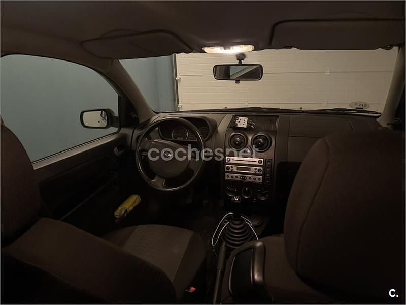 Usado Ford Fusion Trend 80 CV (58 kW) 2004 Beige Utilitario