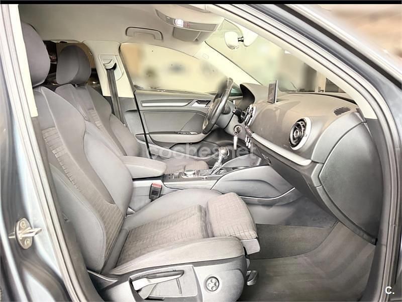 Usado Audi A3 Ambiente 150 CV (110 kW) 2015 Gris / plata Berlina
