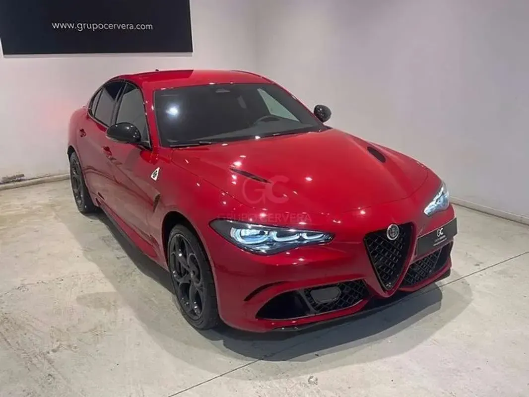 Nuevo Alfa Romeo Giulia Quadrifoglio 519 CV (381 kW) 2026 Rojo Berlina