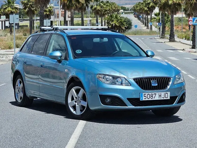 Usado Seat Exeo Style 120 CV (88 kW) 2012 Azul Familiar