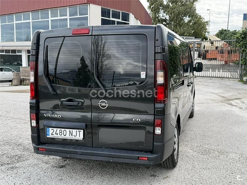 Usado Opel Vivaro 145 CV (106 kW) 2017 Negro Monovolumen
