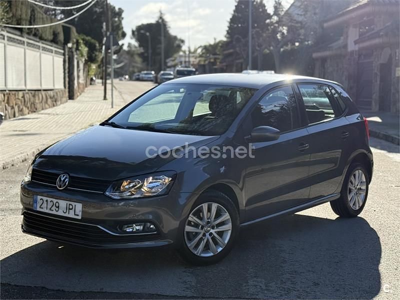 Gris / plata Usado 2016 VW Polo Advance Berlina | 8000 € (Buen precio) - Imagen 1/4