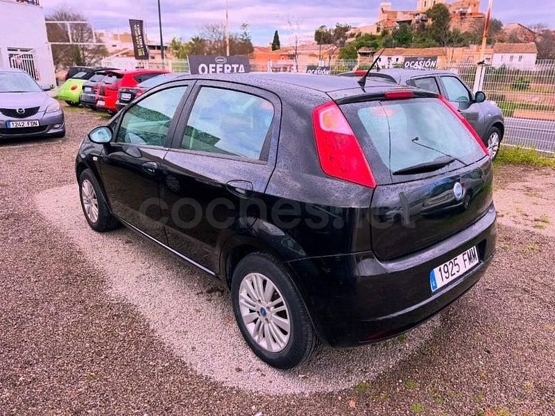 Usado Fiat Punto Dynamic 60 CV (44 kW) 2006 Negro Utilitario