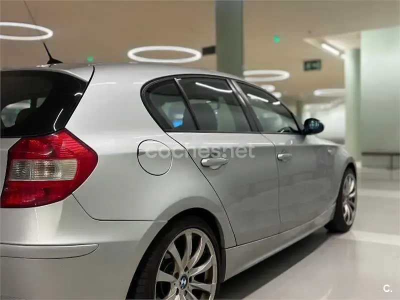 Usado BMW 118 129 CV (94 kW) 2006 Blanco Utilitario