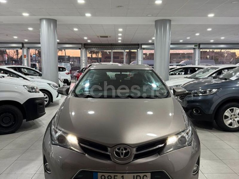 Beige Usado 2015 Toyota Auris Berlina | 11.990 € (Precio justo) - Imagen 1/4