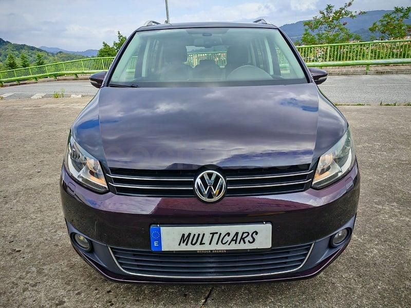 Usado VW Touran Advance 140 CV (102 kW) 2013 Violeta / lila Monovolumen