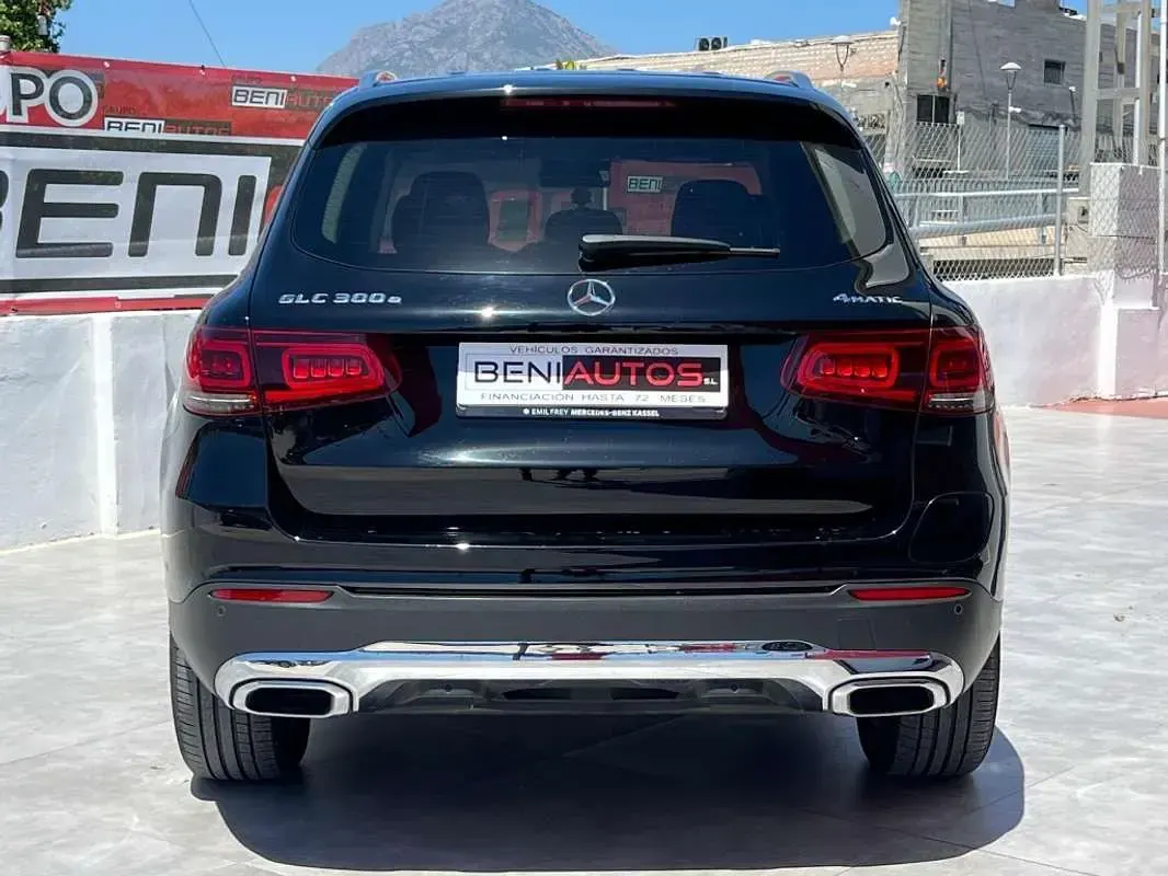 Usado Mercedes GLC300 321 CV (236 kW) 2021 Negro SUV