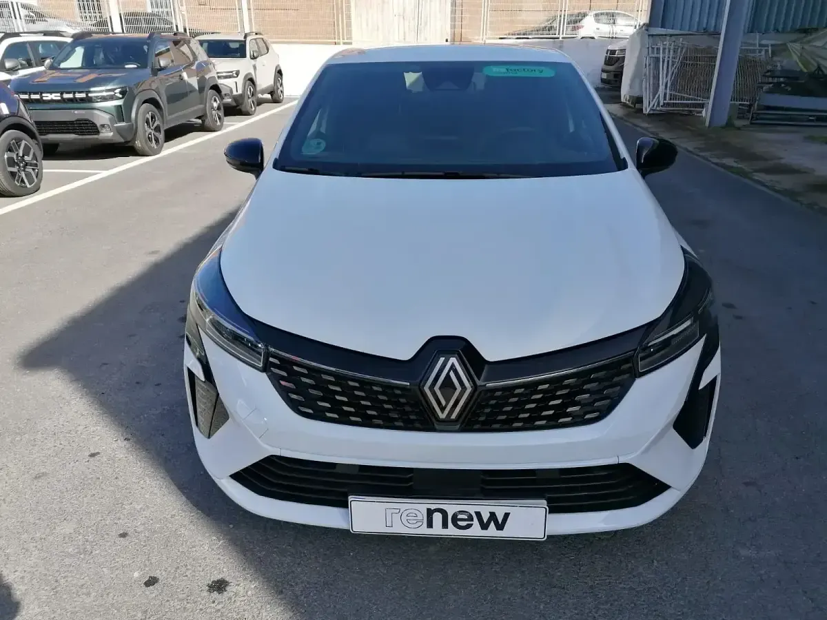 Usado Renault Clio V Techno 90 CV (66 kW) 2023 Blanco Berlina