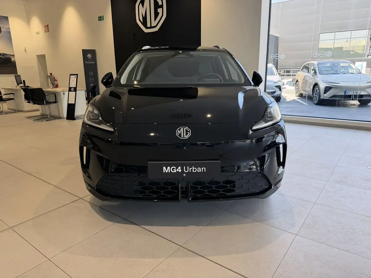 Nuevo MG MG4 EV 117 kW (160 CV) 2026 Negro Utilitario