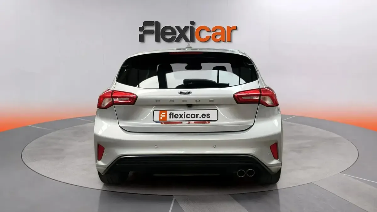 Usado Ford Focus ST-Line 125 CV (91 kW) 2018 Gris Berlina