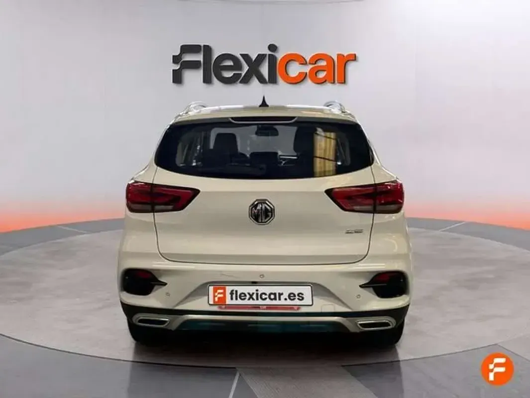 Usado MG ZS Luxury 106 CV (77 kW) 2024 Blanco SUV