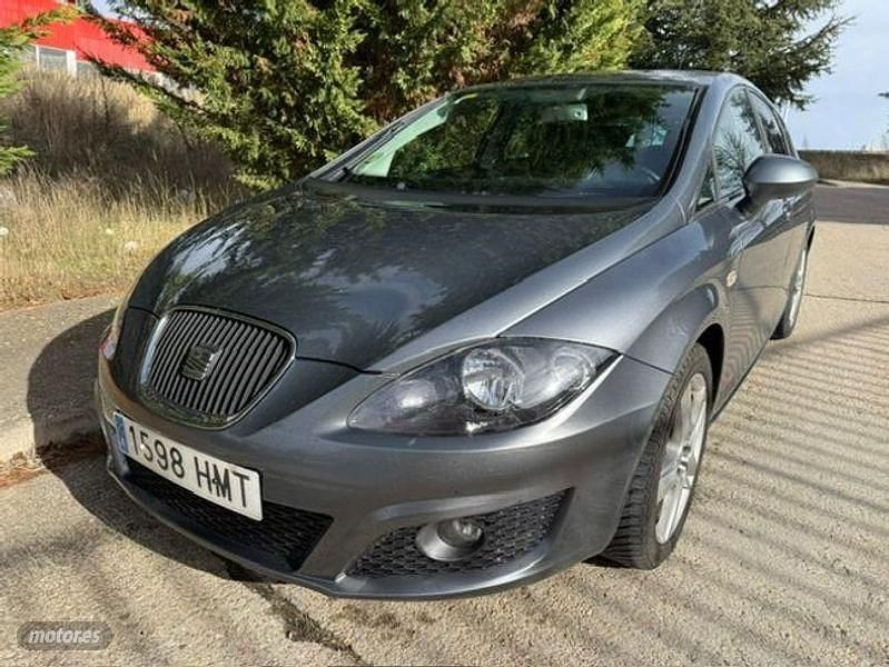 Usado Seat Leon Copa 105 CV (77 kW) 2012 Gris / plata Berlina