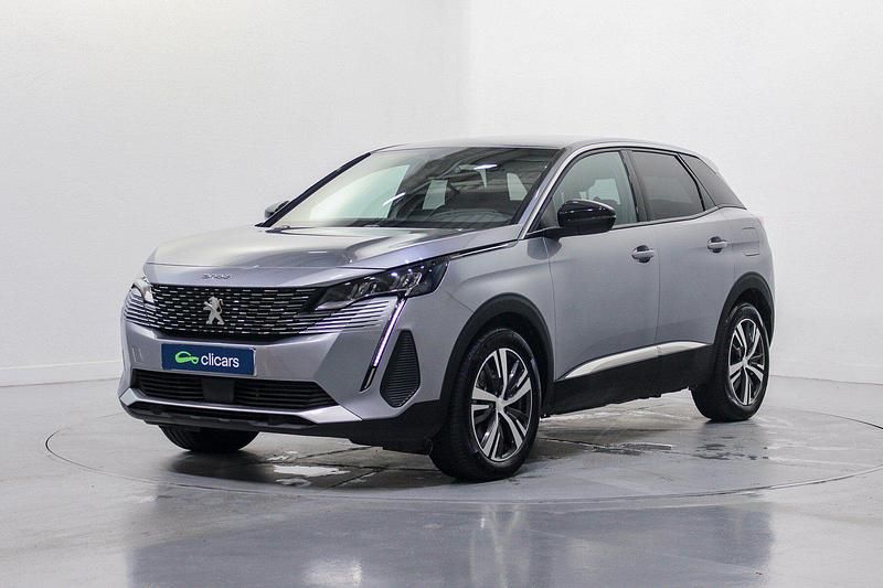 Usado Peugeot 3008 Allure 180 CV (132 kW) 2024 Gris / plata SUV