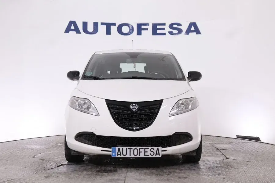 Usado Lancia Ypsilon 69 CV (50 kW) 2014 Blanco Utilitario
