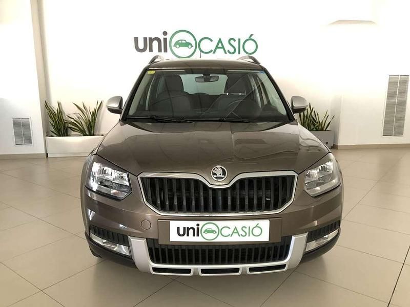 Usado Skoda Yeti Active 110 CV (80 kW) 2016 Marrón SUV