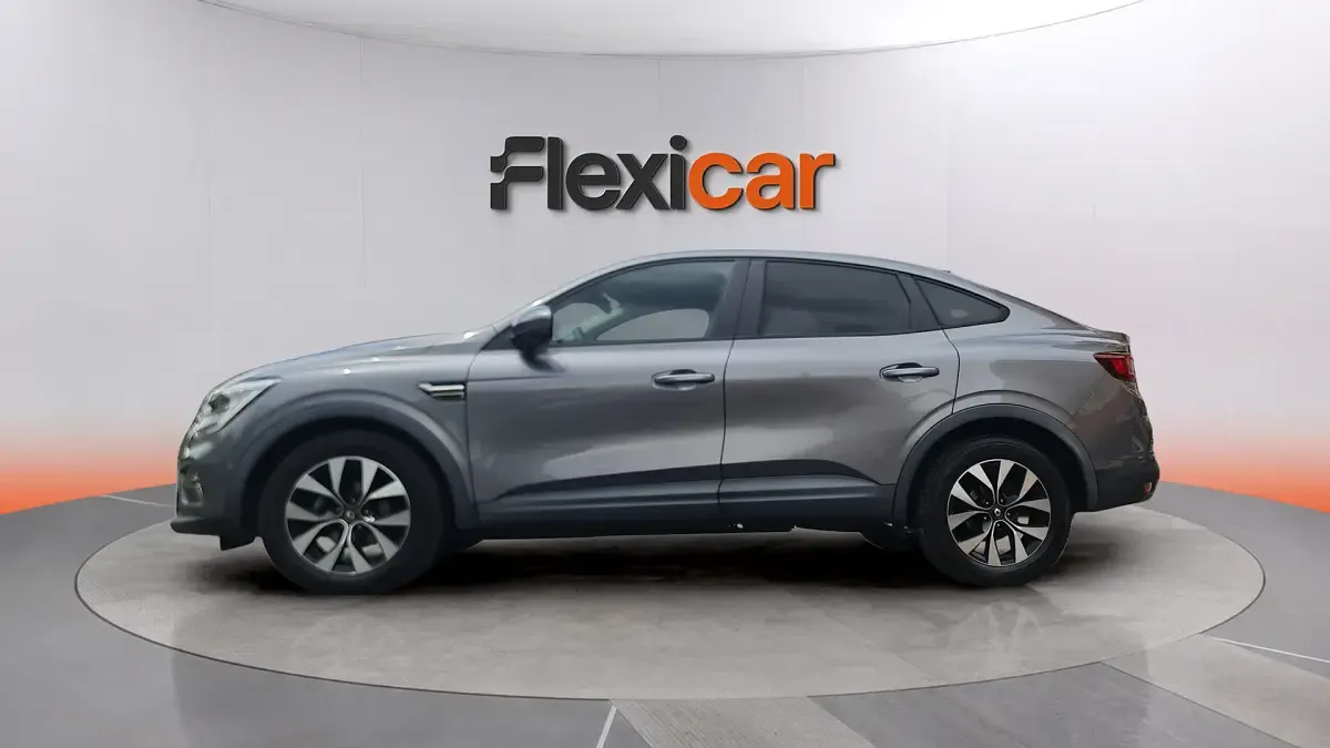 Usado Renault Arkana Evolution 140 CV (102 kW) 2023 Gris SUV