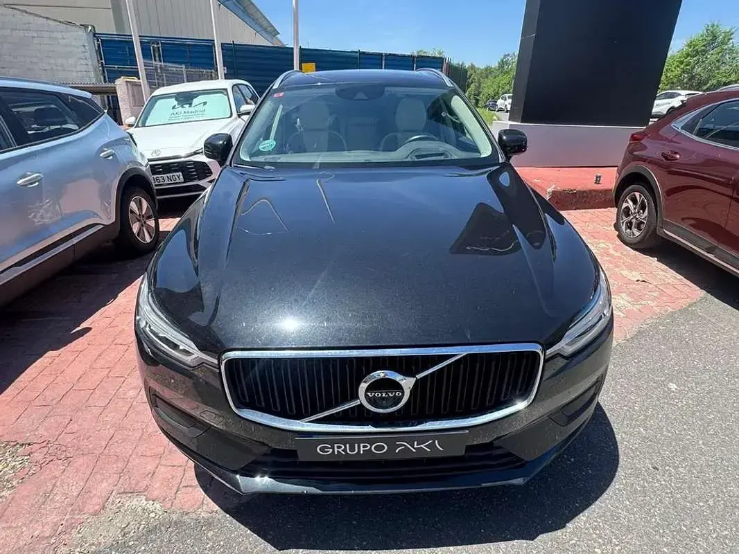 Usado Volvo XC60 Momentum 190 CV (139 kW) 2019 Negro SUV