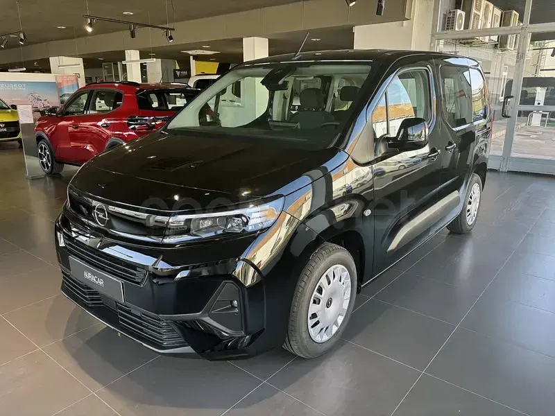 Nuevo Opel Combo S 100 CV (73 kW) 2025 Negro Monovolumen