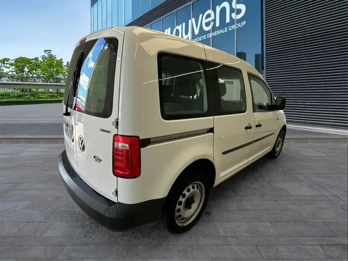 Usado VW Caddy 122 CV (89 kW) 2019 Blanco Monovolumen
