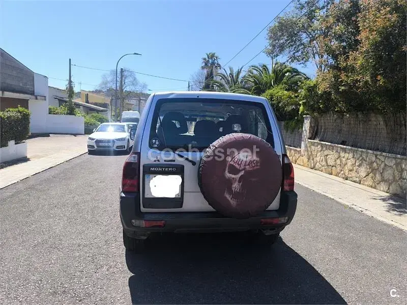 Usado Mitsubishi Montero 160 CV (117 kW) 2004 Gris / plata SUV