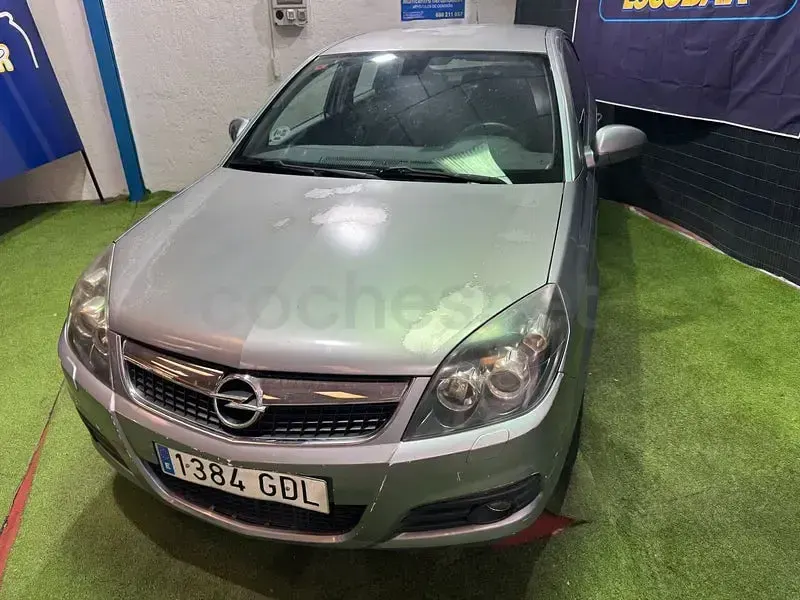 Usado Opel Vectra Elegance 120 CV (88 kW) 2008 Gris / plata Berlina